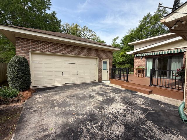 1117 Gilmore Avenue, Holly Hill, SC 29059