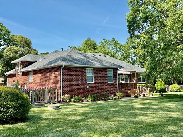 8776 Adams DR E, Suffolk, VA 23433