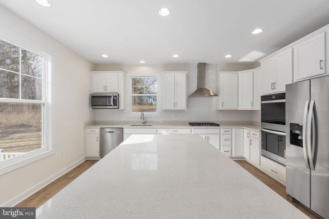 2 BLUEBIRD LN, Stafford, VA 22554