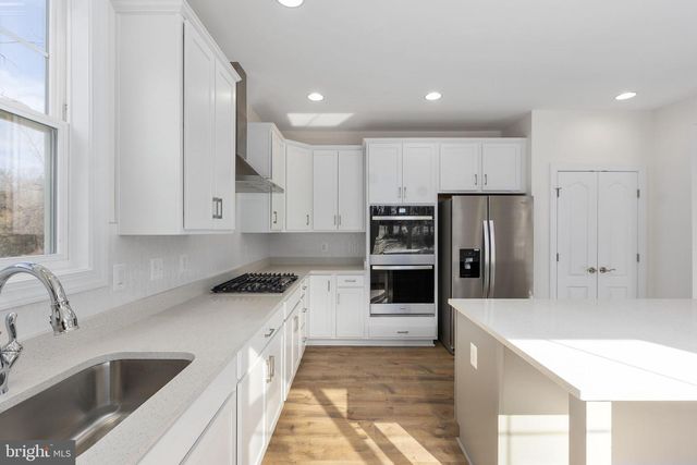 2 BLUEBIRD LN, Stafford, VA 22554