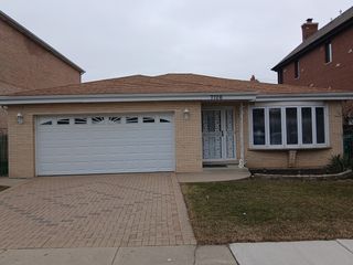 7106 W Schreiber Avenue, Chicago, IL 60631