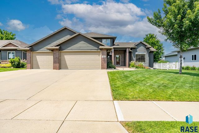 1004 W Whispering St Street, Sioux Falls, SD 57108