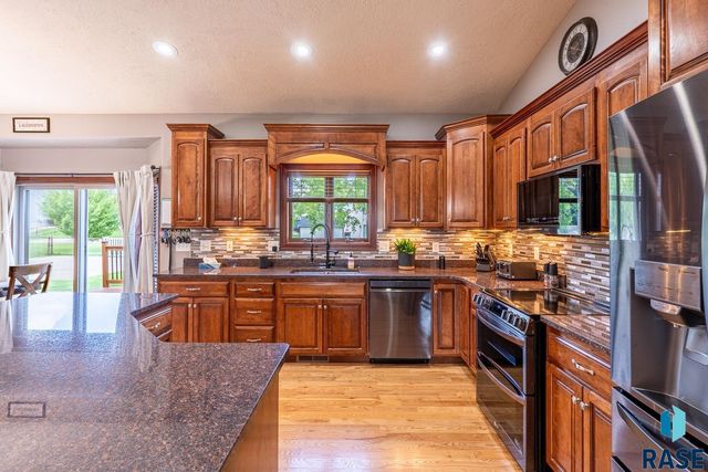 1004 W Whispering St Street, Sioux Falls, SD 57108