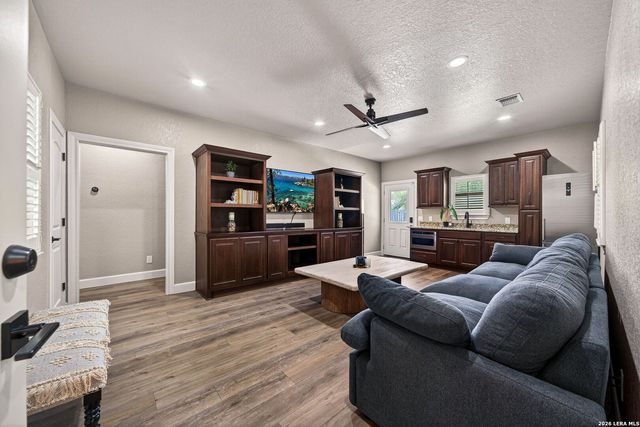 15820 Chippewa, Selma, TX 78154