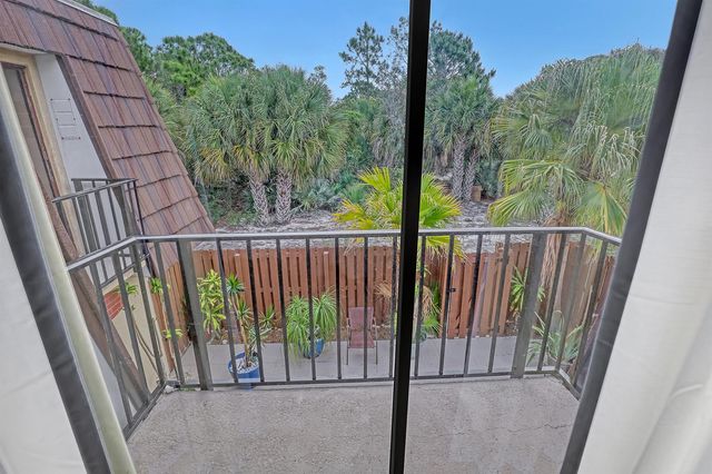5808 SE Riverboat Drive 304, Stuart, FL 34997
