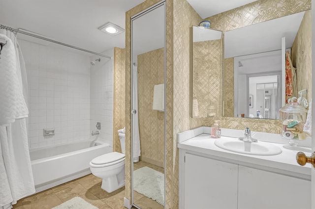 5808 SE Riverboat Drive 304, Stuart, FL 34997