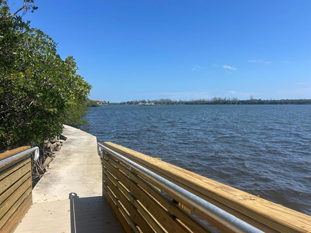 5808 SE Riverboat Drive 304, Stuart, FL 34997