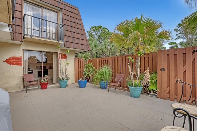 5808 SE Riverboat Drive 304, Stuart, FL 34997