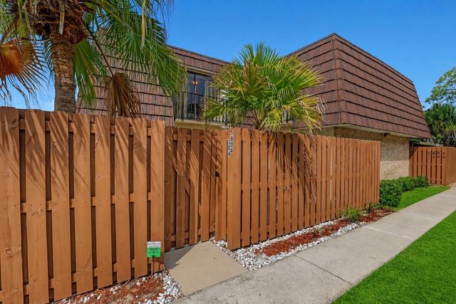 5808 SE Riverboat Drive 304, Stuart, FL 34997