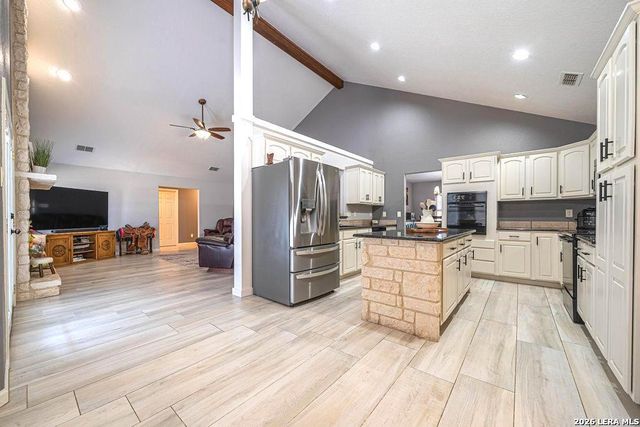 119 SCENIC HILLS, La Vernia, TX 78121