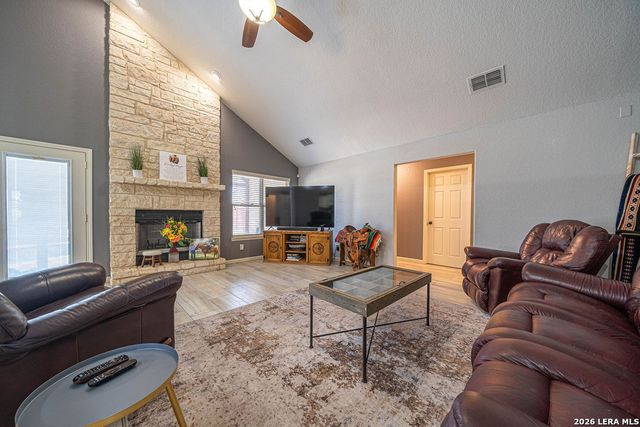119 SCENIC HILLS, La Vernia, TX 78121