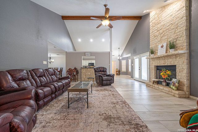 119 SCENIC HILLS, La Vernia, TX 78121