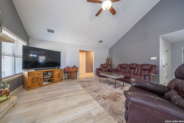 119 SCENIC HILLS, La Vernia, TX 78121