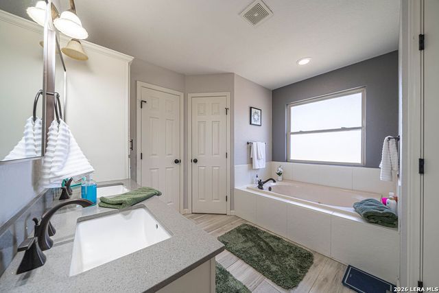 119 SCENIC HILLS, La Vernia, TX 78121