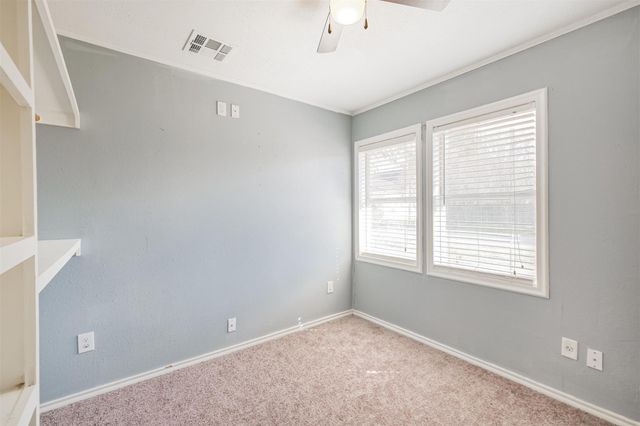 300 N Market Street, Louise, TX 77455