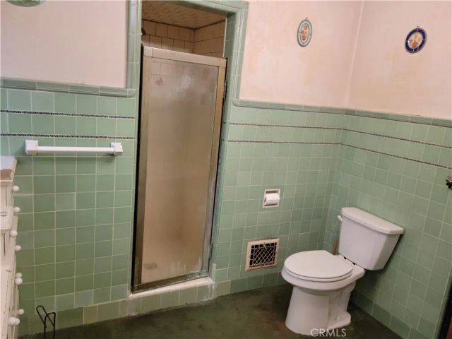 3805 Linden Avenue, Long Beach, CA 90807