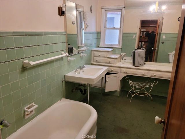 3805 Linden Avenue, Long Beach, CA 90807