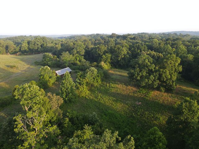 2 Shiloh Canaan Road, Palmyra, TN 37142