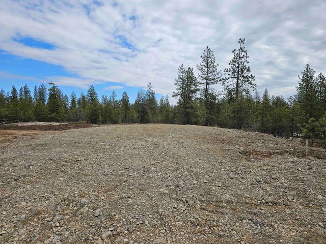 18324 W Burnett Rd, Nine Mile Falls, WA 99026