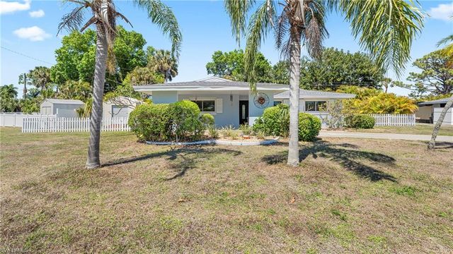 4570 Tennyson DR, North Fort Myers, FL 33903