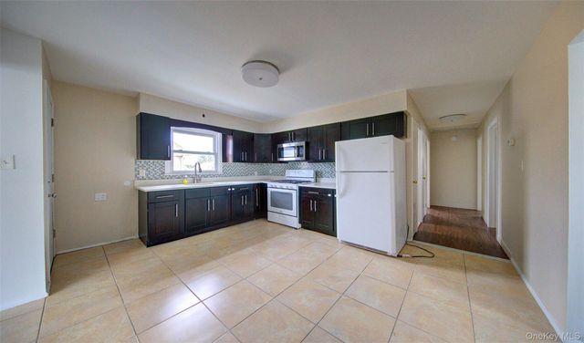 1322 G Street, Valley Stream, NY 11580