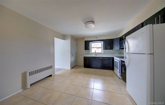 1322 G Street, Valley Stream, NY 11580