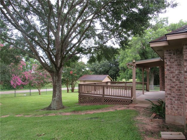 2400 Brookbend Drive, Brenham, TX 77833