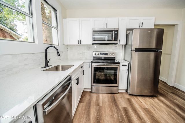 5044 COLONIAL Avenue, Jacksonville, FL 32210