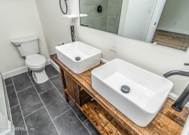 5044 COLONIAL Avenue, Jacksonville, FL 32210