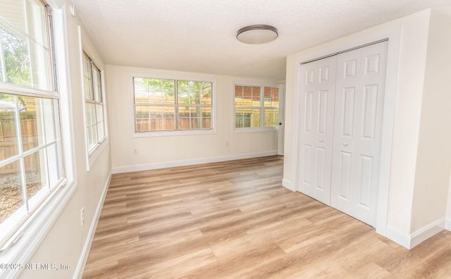 5044 COLONIAL Avenue, Jacksonville, FL 32210