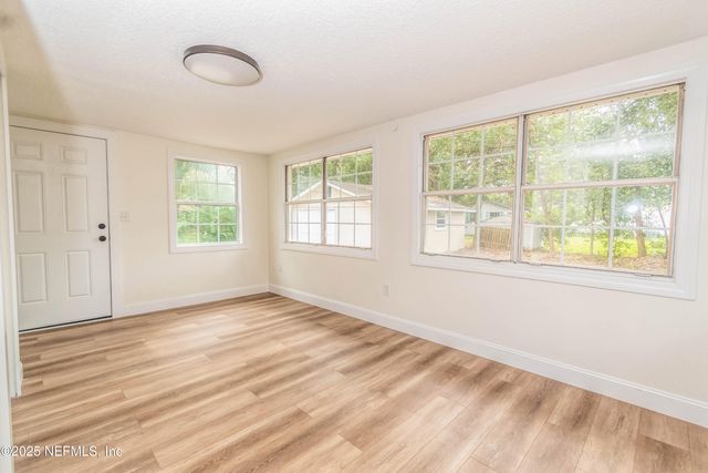 5044 COLONIAL Avenue, Jacksonville, FL 32210