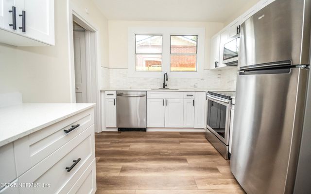 5044 COLONIAL Avenue, Jacksonville, FL 32210