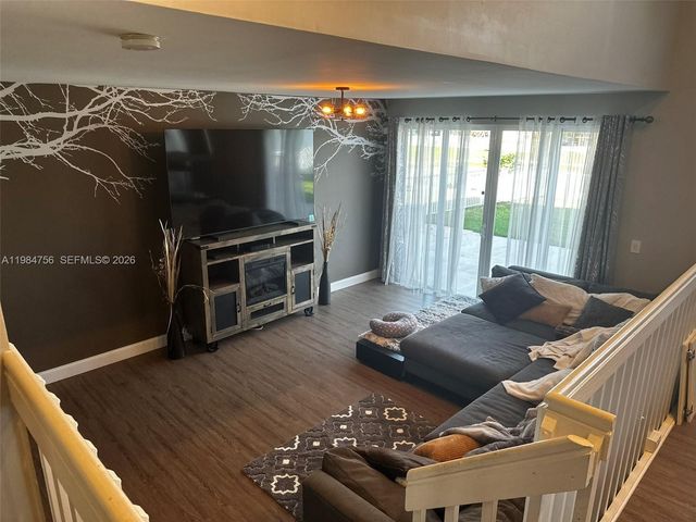 1471 NW 159th Ave, Pembroke Pines, FL 33028