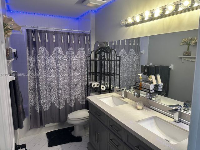 1471 NW 159th Ave, Pembroke Pines, FL 33028