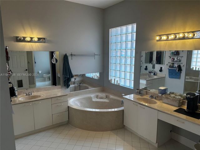 1471 NW 159th Ave, Pembroke Pines, FL 33028