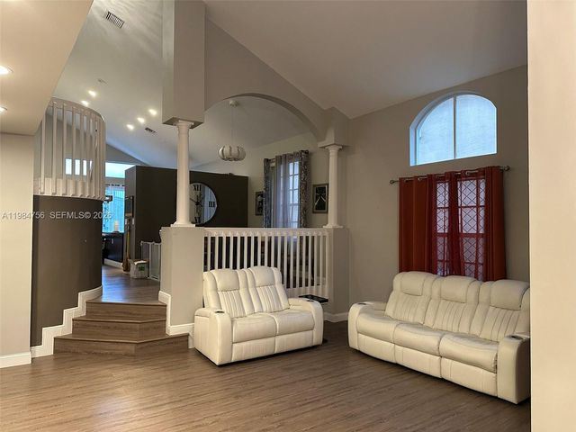 1471 NW 159th Ave, Pembroke Pines, FL 33028