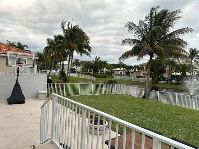 1471 NW 159th Ave, Pembroke Pines, FL 33028