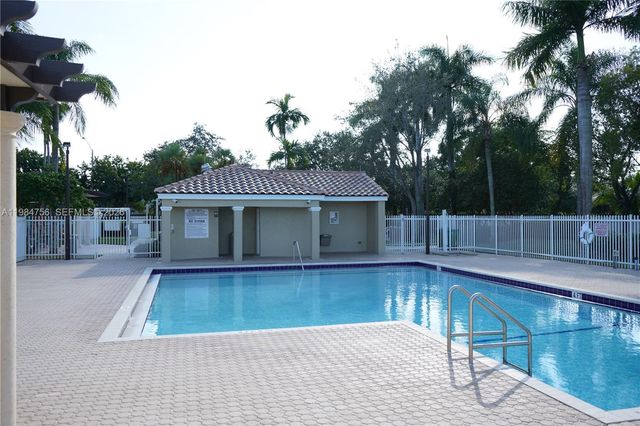 1471 NW 159th Ave, Pembroke Pines, FL 33028
