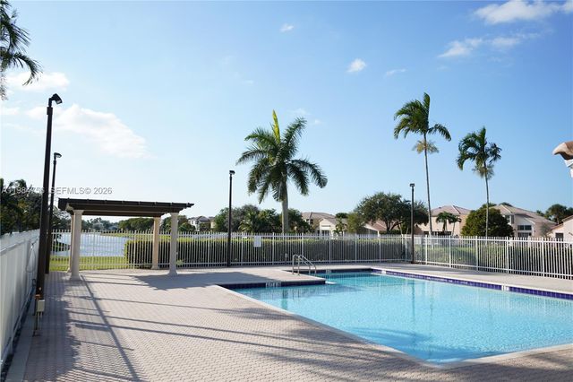 1471 NW 159th Ave, Pembroke Pines, FL 33028