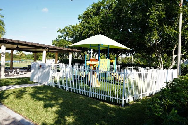 1471 NW 159th Ave, Pembroke Pines, FL 33028