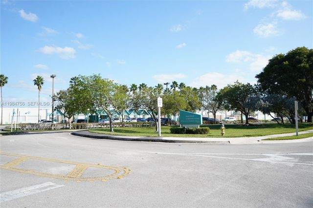 1471 NW 159th Ave, Pembroke Pines, FL 33028