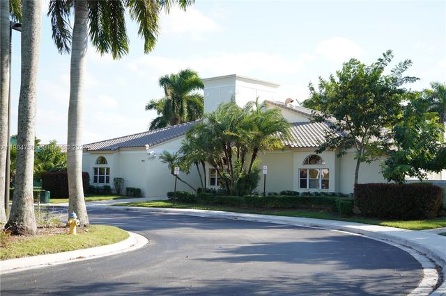 1471 NW 159th Ave, Pembroke Pines, FL 33028