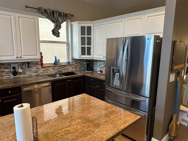 1471 NW 159th Ave, Pembroke Pines, FL 33028