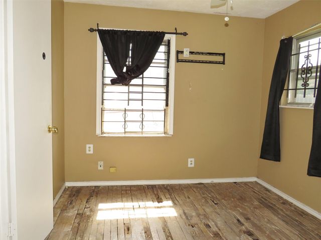 5635 Ashburn Street, Houston, TX 77033