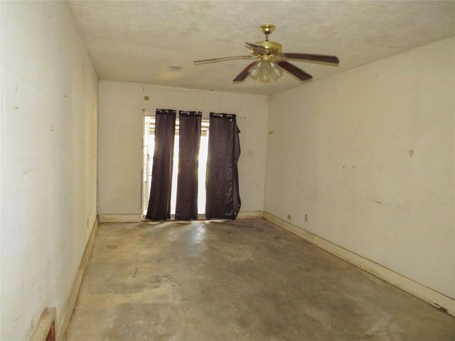 5635 Ashburn Street, Houston, TX 77033