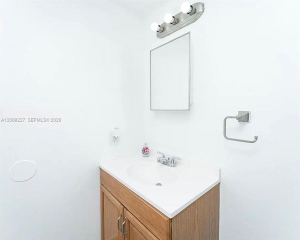 576 NW 114th Avenue 203, Sweetwater, FL 33172