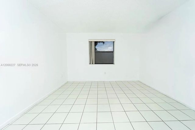 576 NW 114th Avenue 203, Sweetwater, FL 33172