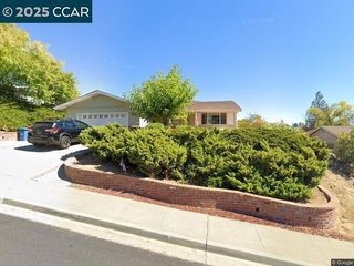 22 Lagunita Ct, Martinez, CA 94553