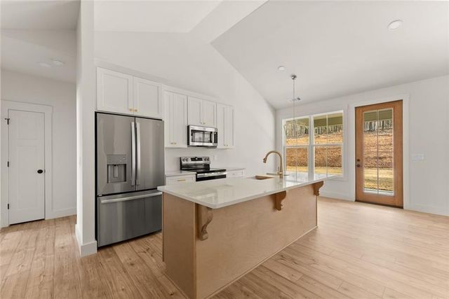 618 Thomas Road, Cleveland, GA 30528