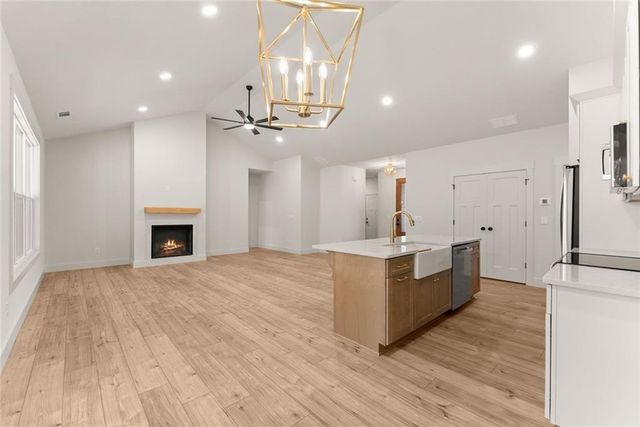 618 Thomas Road, Cleveland, GA 30528